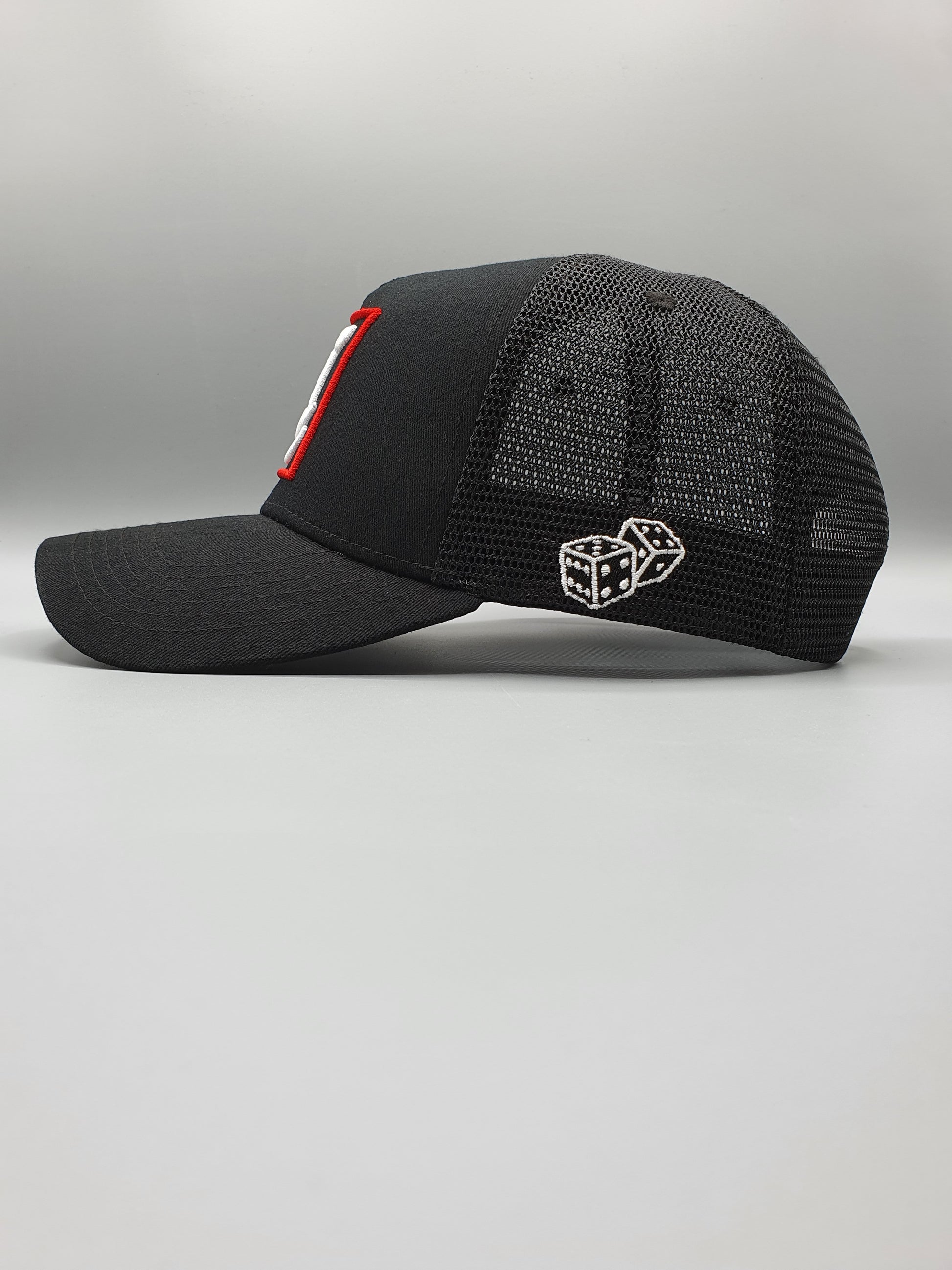 ONYX BLACK AND RED TRUCKER CAP - Lucido Clothing